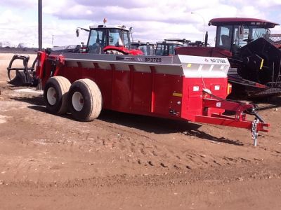 2017 Massey Ferguson SP 3728  Manure Spreader